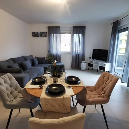 Loot: Moderne / Zentral Apartment *